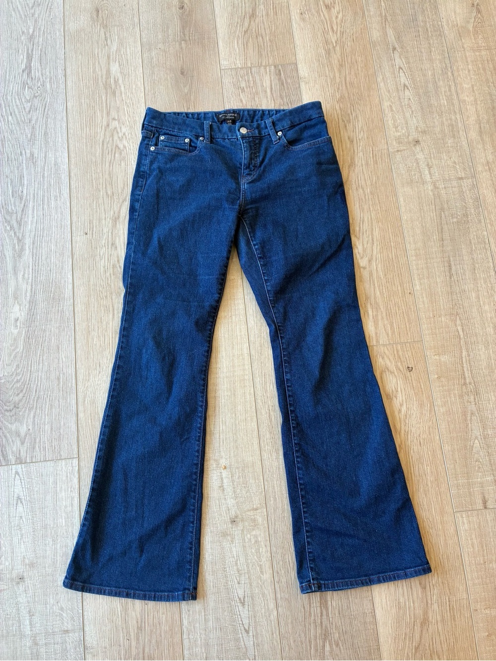 Banana Republic low rise boot cut Dark Blue Flare Jeans with stretch 8/29